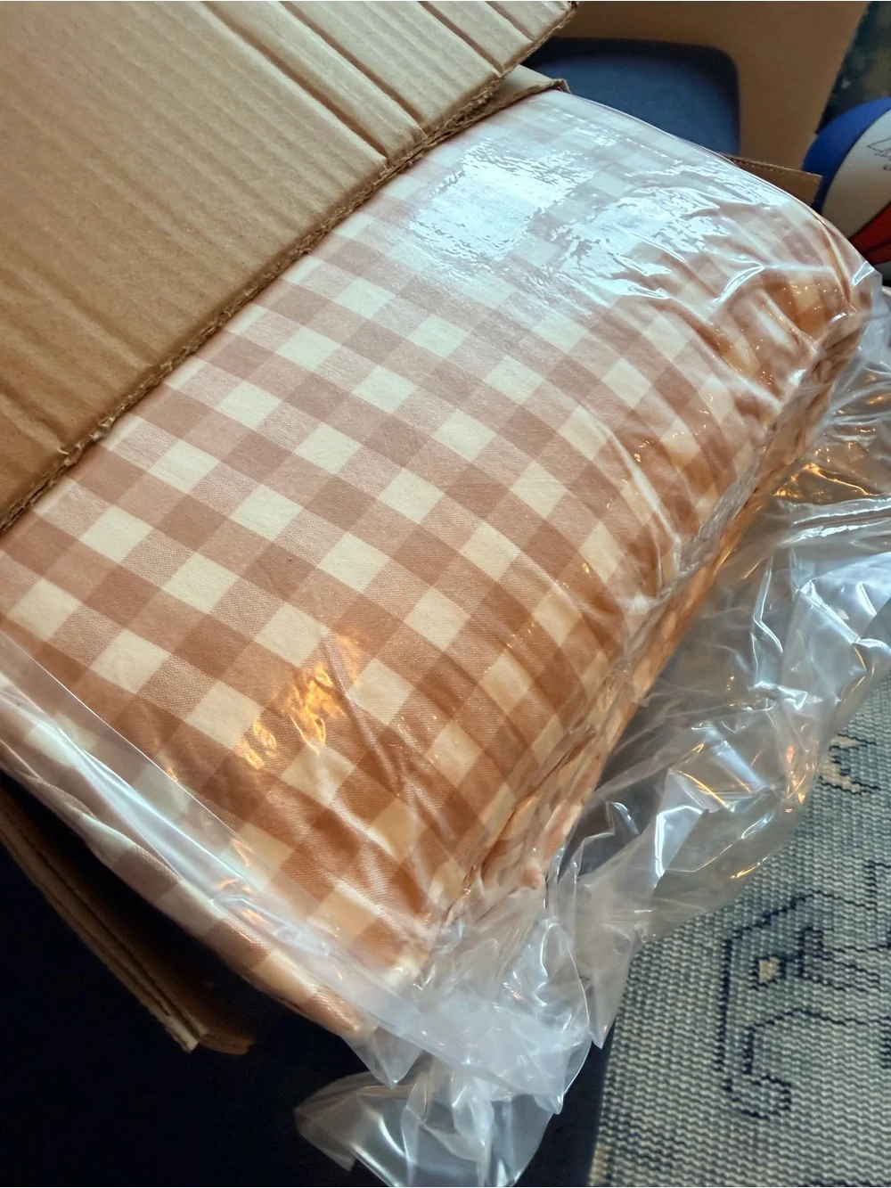 NWT 🤎 Tan Gingham Comforter Set with Ruffled Detail - 3 Piece
